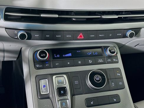 Certified 2025 Hyundai Palisade SEL FWD image 16