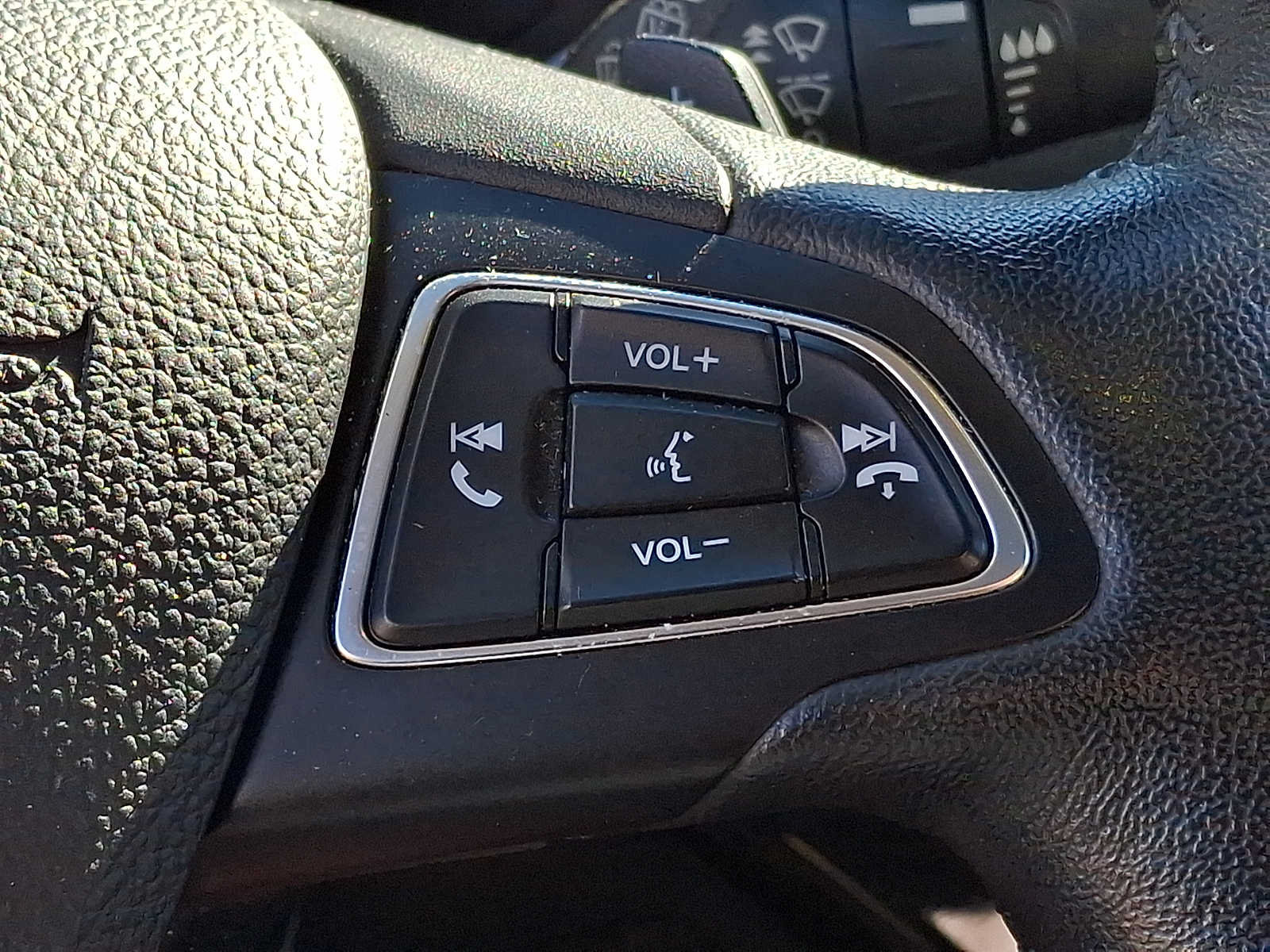 Used 2017 Ford Escape Titanium AWD/4WD image 19