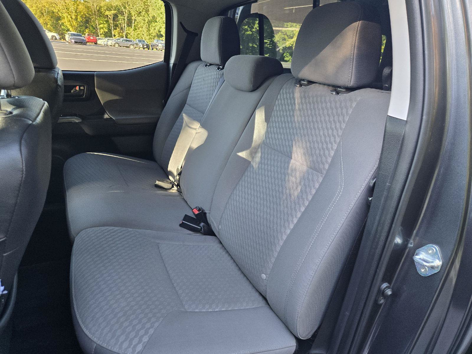 Used 2021 Toyota Tacoma SR5 AWD/4WD image 24