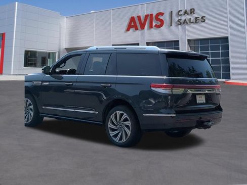 Used 2023 Lincoln Navigator Reserve AWD/4WD image 9