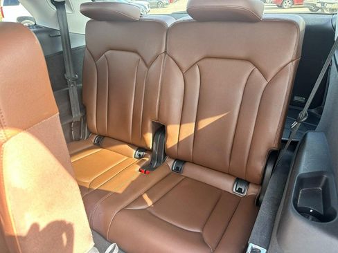 Used 2018 Audi Q7 3.0T Premium image 11