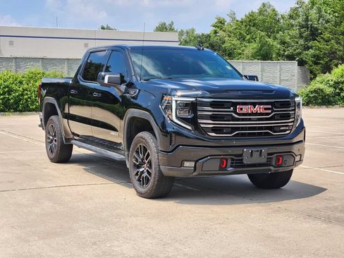 Used 2025 GMC Sierra 1500 AT4 w/ AT4 Premium Package AWD/4WD image 3