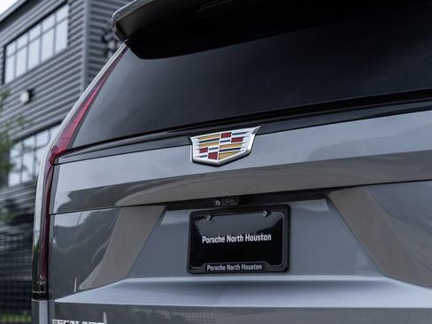 Used 2022 Cadillac Escalade ESV Sport w/ Touring Package AWD/4WD image 13