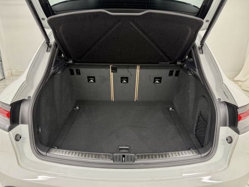 Certified 2025 Porsche Macan image 56