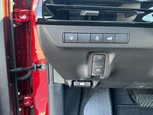 Used 2025 Nissan Murano SL w/ Cargo Package image 13