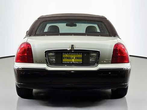 Used 2007 Lincoln Town Car Signature RWD image 6