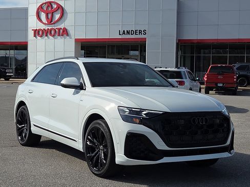 Used 2025 Audi Q8 Prestige AWD/4WD image 1