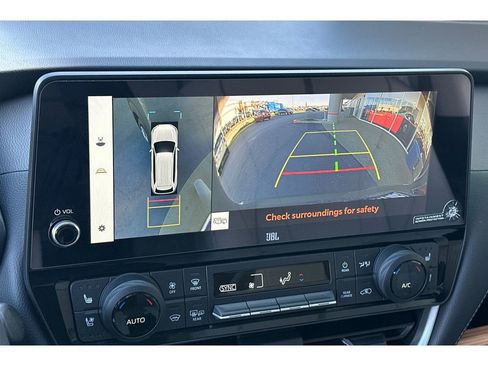 Used 2025 Toyota Grand Highlander AWD image 24