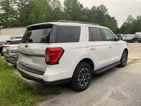 Used 2024 Ford Expedition XLT AWD/4WD image 7