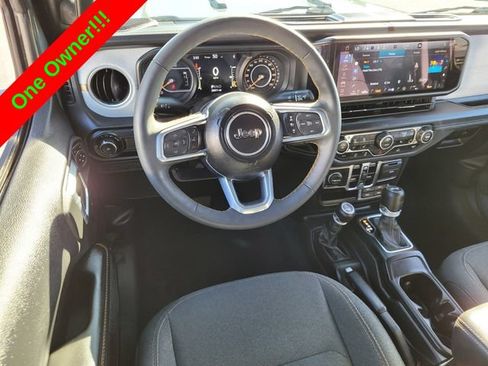 Used 2024 Jeep Wrangler Unlimited Sahara AWD/4WD image 7