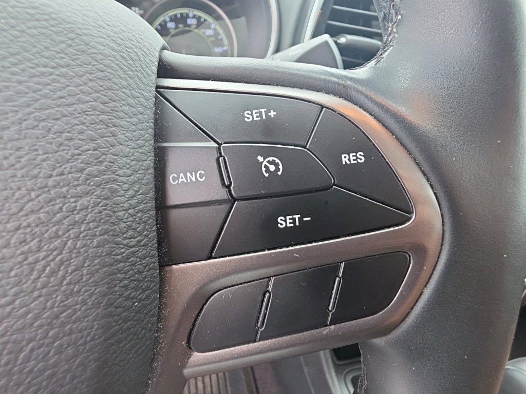 Used 2019 Jeep Cherokee Overland FWD image 19