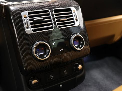 Used 2022 Land Rover Range Rover Long Wheelbase Autobiography image 45