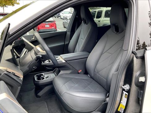 Used 2024 BMW iX xDrive50 image 26