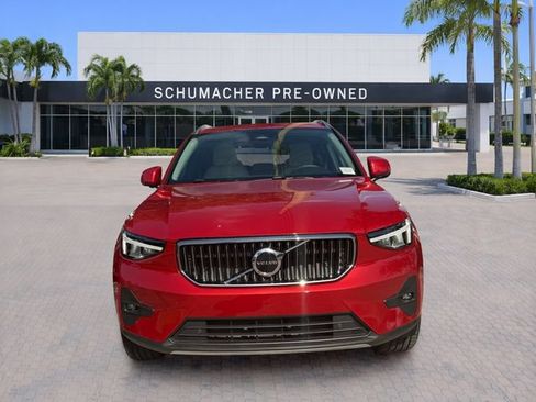 Used 2023 Volvo XC40 B5 Plus AWD/4WD image 2