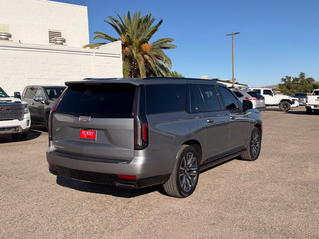 Used 2023 Cadillac Escalade ESV Sport Platinum w/ Heavy-Duty Trailer Package AWD/4WD image 5