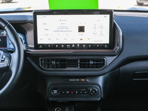 Certified 2025 Ford Bronco Sport Outer Banks w/ Outer Banks Tech Package+ image 14