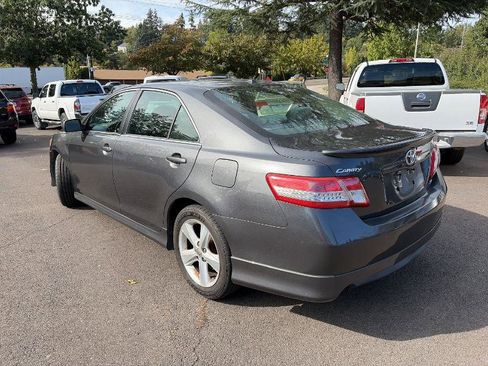 Used 2011 Toyota Camry SE image 5
