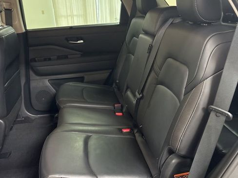 Used 2023 Nissan Pathfinder SL w/ Cargo Package image 20