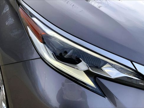Certified 2021 Toyota Sienna Platinum image 51