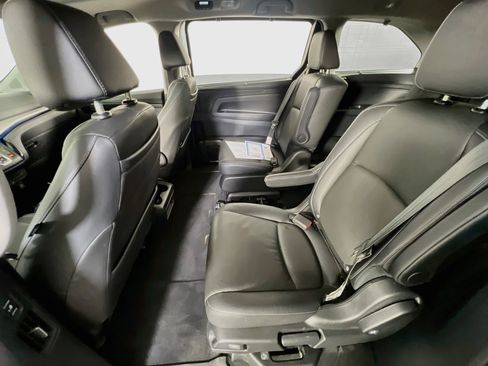Used 2023 Honda Odyssey Touring image 25