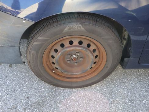Used 2010 Toyota Matrix FWD image 4