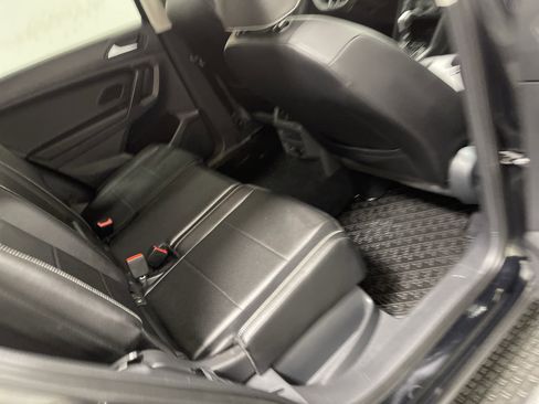 Used 2021 Volkswagen Tiguan SE image 22