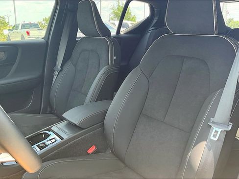 New 2026 Volvo XC40 B5 Ultra w/ Protection Package Premier image 22