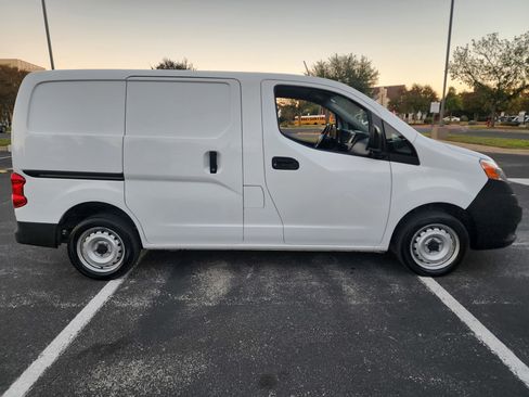 Used 2020 Nissan NV200 S image 8