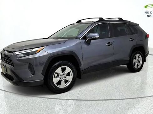 Used 2023 Toyota RAV4 XLE w/ Convenience Package FWD image 4