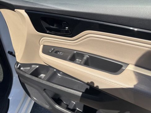 Used 2022 Honda Odyssey Elite image 14