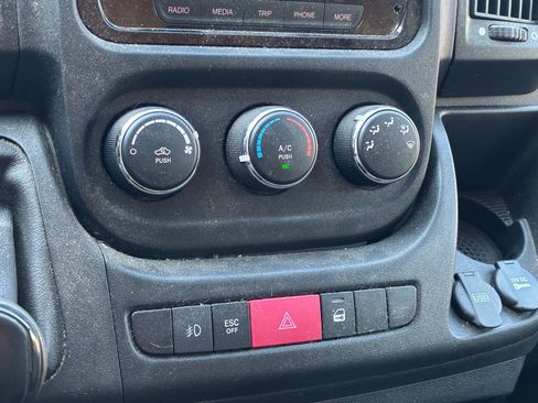 Used 2020 RAM ProMaster 2500 w/ Premium Appearance Group FWD image 5