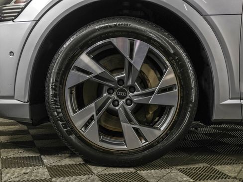Used 2022 Audi e-tron Premium w/ Convenience Plus Package image 25