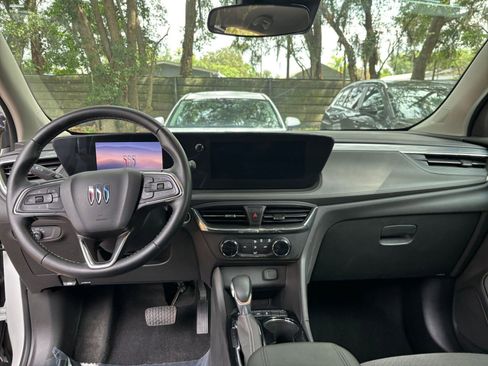 Used 2025 Buick Encore GX Preferred FWD image 32
