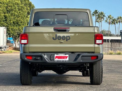 New 2026 Jeep Gladiator Sport image 5