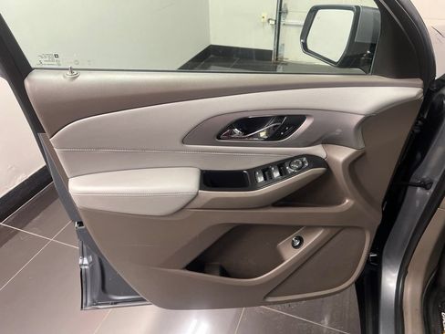 Used 2018 Chevrolet Traverse LT FWD image 26