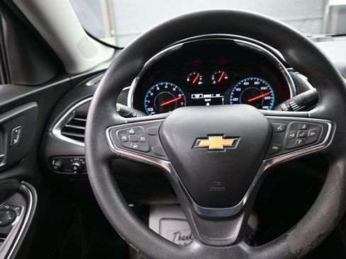 Used 2018 Chevrolet Malibu LT FWD image 8