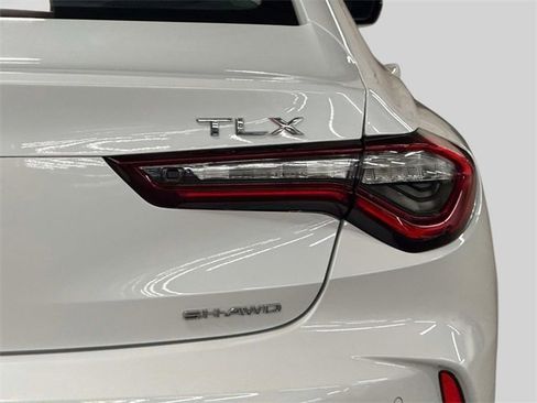 Used 2023 Acura TLX SH-AWD w/ Advance Package image 11
