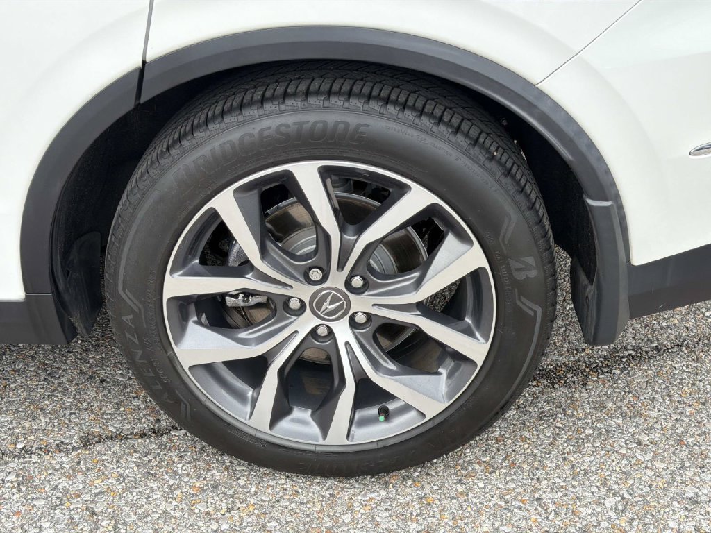 Used 2023 Acura MDX w/ Technology Package FWD image 4
