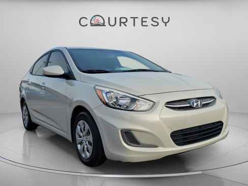 Used 2017 Hyundai Accent SE image 4