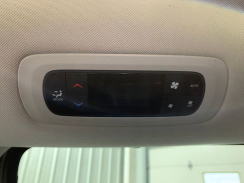 Used 2018 Chrysler Pacifica Touring-L Plus w/ Tire & Wheel Group image 20