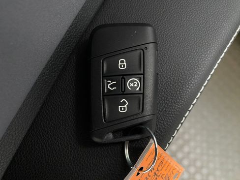New 2025 Volkswagen Jetta SE image 29
