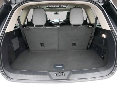 Used 2023 Lincoln Aviator AWD w/ Premium Package image 12