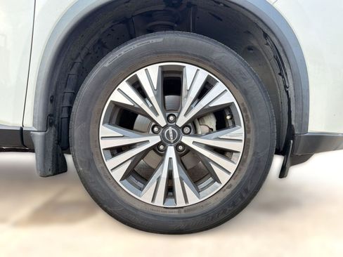 Used 2023 Nissan Rogue SV w/ SV Premium B Package FWD image 11