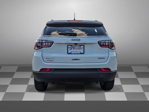 Used 2024 Jeep Compass Latitude AWD/4WD image 5