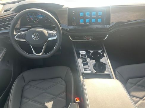 New 2026 Volkswagen Atlas SE FWD image 9