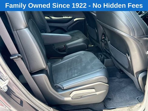 Used 2025 Jeep Grand Cherokee L Laredo AWD/4WD image 15