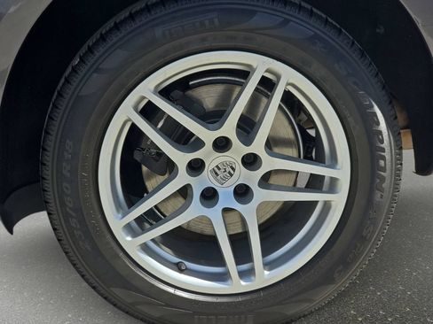 Used 2018 Porsche Macan AWD/4WD image 37
