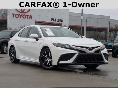 Used 2024 Toyota Camry SE w/ Cold Weather Package image 2