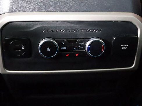 Used 2022 Ford Expedition Limited image 54