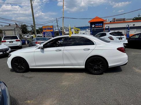 Used 2017 Mercedes-Benz E 300 4MATIC image 6